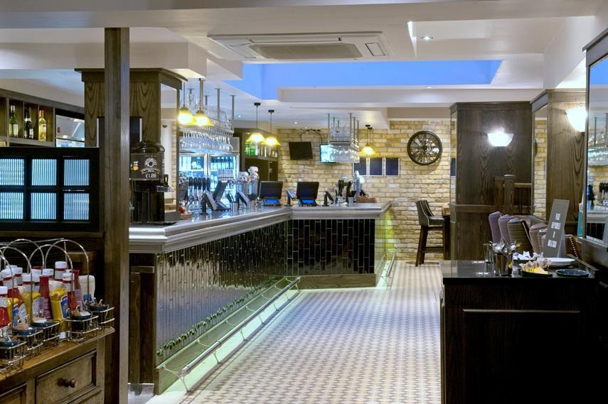 Готель The Bath Arms Wetherspoon Вормінстер Екстер'єр фото